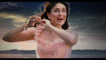 Snapshot-3_TVC_Alpenliebe-2-Choco-Eclairs-feat.-Kareena-Kapoor